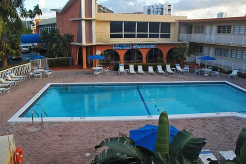 Knights Inn - Hallandale FL Hotel in Hallandale Beach