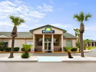 Days Inn by Wyndham Hardeeville/ I-95 State Line Hotel in Hardeeville