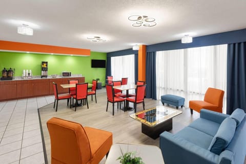 Super 8 By Wyndham Bulls Gap Greeneville Area Hotel in Cherokee Reservoir