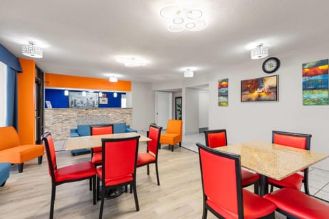 Super 8 By Wyndham Bulls Gap Greeneville Area Hotel in Cherokee Reservoir