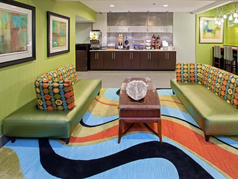 La Quinta Inn & Suites by Wyndham Lebanon Hotel in Lebanon