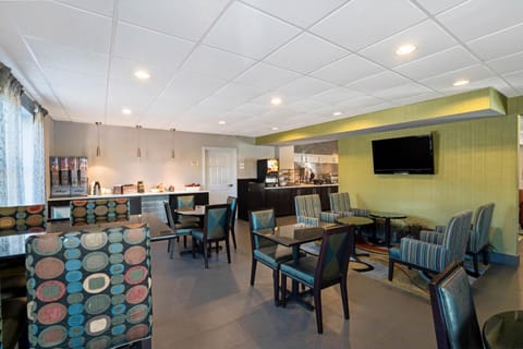 La Quinta Inn & Suites by Wyndham Lebanon Hotel in Lebanon