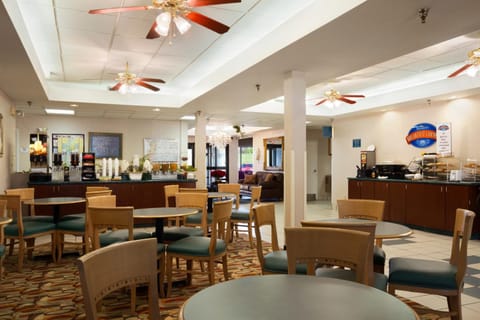 Baymont by Wyndham Crossville Hotel in Crossville