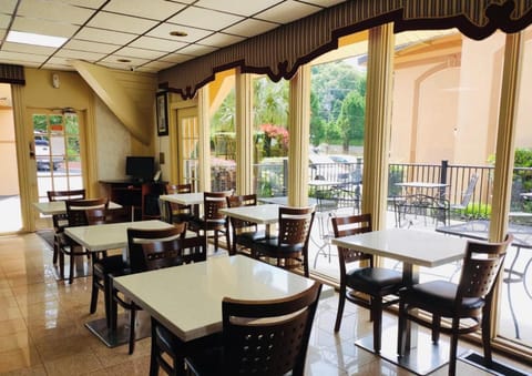 Howard Johnson by Wyndham Athens Hotel in Athens