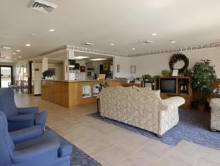 Super 8 By Wyndham Denton Hotel in Denton