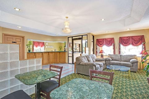 Travelodge by Wyndham Forest Park Atlanta South Hotel in Forest Park