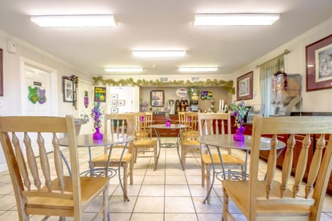 Super 8 By Wyndham Covington Hotel in Mississippi