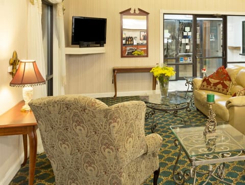 Super 8 By Wyndham Covington Hotel in Mississippi