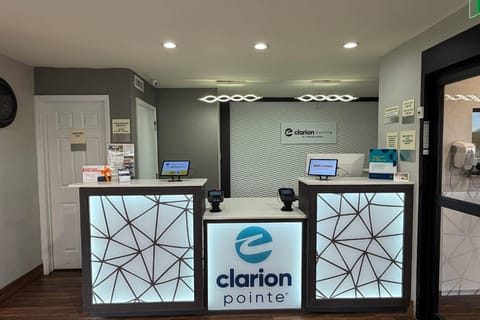 Clarion Pointe Athens I-65 Hotel in Wheeler Lake