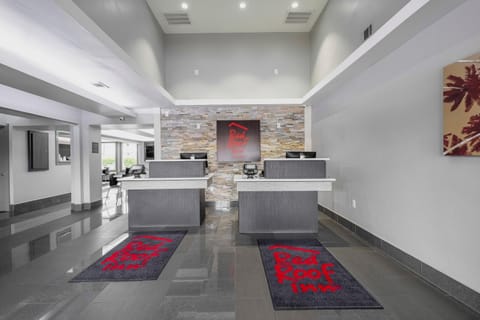 Red Roof Inn & Suites Calhoun Hotel in Calhoun