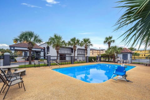 Baymont by Wyndham Mobile/Tillmans Corner Hotel in Tillmans Corner