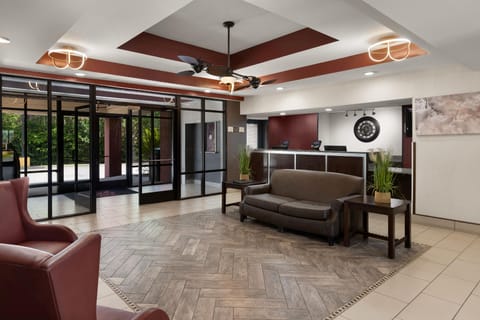 Red Roof Inn & Suites Savannah Airport Hotel in Pooler