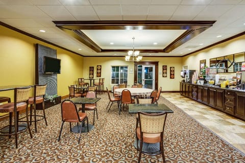 La Quinta Inn & Suites by Wyndham Vicksburg Hotel in Vicksburg