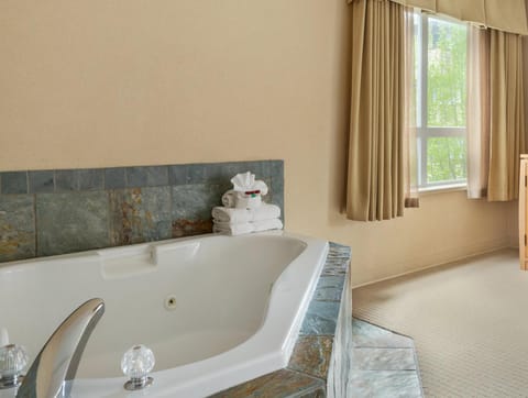 Ramada by Wyndham Nanaimo Hotel in Nanaimo