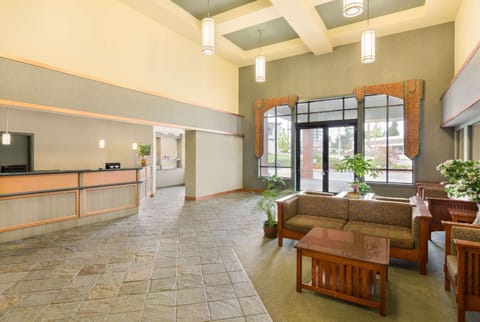 Ramada by Wyndham Nanaimo Hotel in Nanaimo