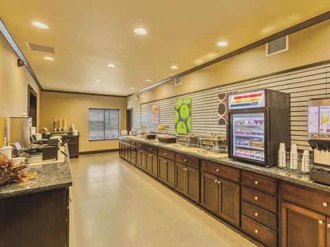 La Quinta Inn & Suites by Wyndham Sioux Falls Hotel in Sioux Falls