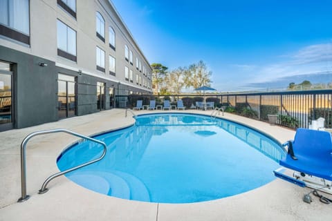 La Quinta Inn and Suites by Wyndham-Albany GA Hotel in Albany