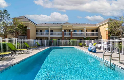 Extended Stay America Suites - Clearwater - Carillon Park Hotel in Pinellas Park