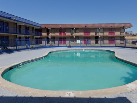 Knights Inn - Brenham, TX Hotel in Brenham