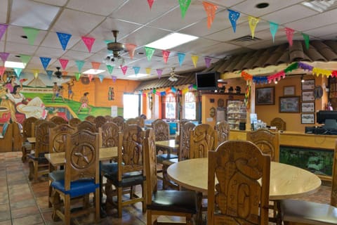 Knights Inn - Brenham, TX Hotel in Brenham