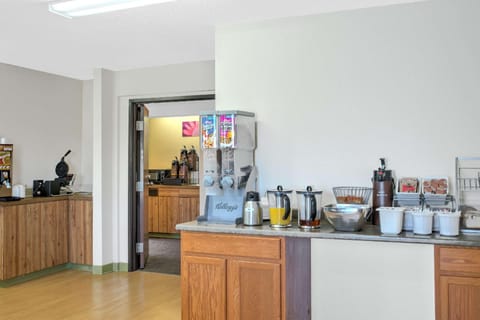 Super 8 By Wyndham Ticonderoga Hotel in Ticonderoga