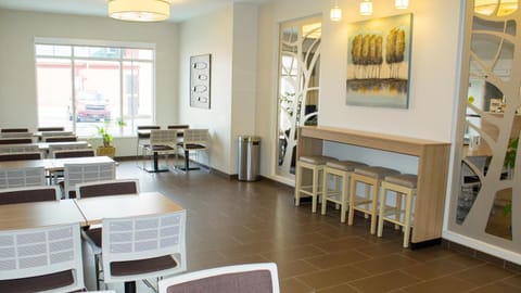 Shared lounge/TV area