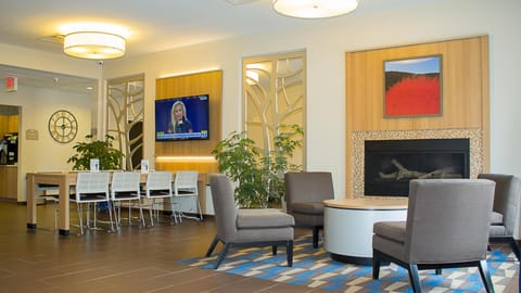 Shared lounge/TV area