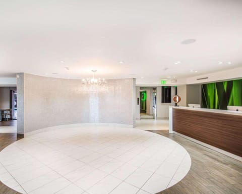 Quality Inn & Suites By the Parks Hotel in Bay Lake