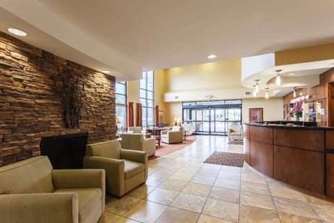 Comfort Suites East Lincoln - Mall Area Hotel in Lincoln