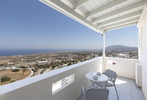 Erato Apartments Apartment hotel in Thera