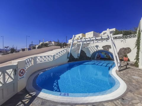 Erato Apartments Apartment hotel in Thera