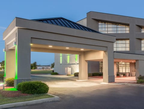 The Garden Hotel Urbana Champaign Hotel in Urbana