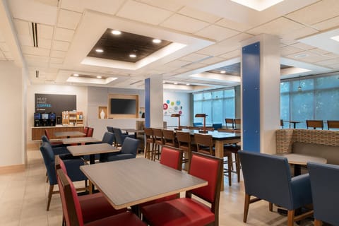 Holiday Inn Express & Suites Columbia-I-26 @ Harbison Blvd by IHG Hotel in Irmo