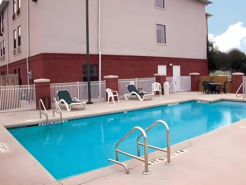 Comfort Inn & Suites Fultondale Gardendale I-65 Hotel in Birmingham
