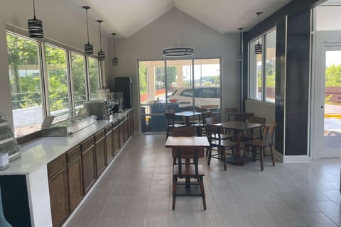 Wingate by Wyndham Columbia/Fort Jackson Hotel in Dentsville