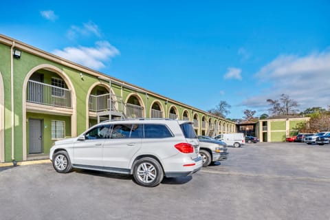 Sienna Inn Channel View Hotel in Channelview