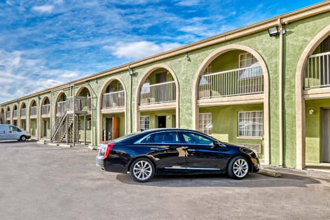 Sienna Inn Channel View Hotel in Channelview