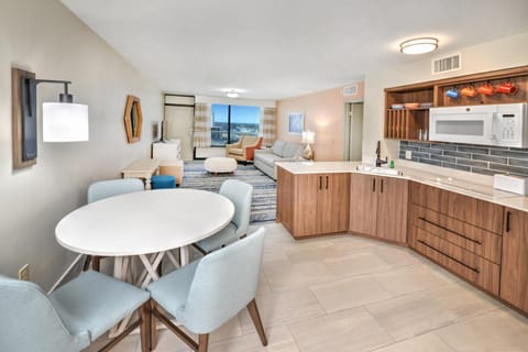 Bahama House - Daytona Beach Shores Resort in Daytona Beach Shores