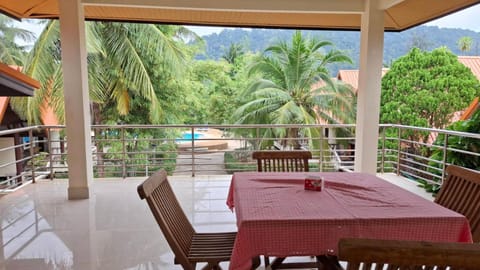 Lanta Summer House Hotel in Sala Dan