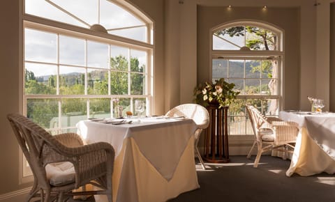 The Woodbridge Waterfront Rooms Hotel in New Norfolk