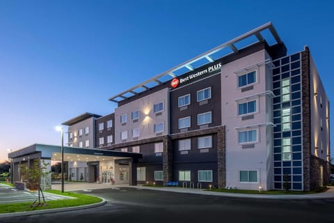 Best Western Plus Lakeland Hotel in Lakeland