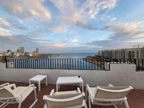 Carlton Hotel Hotel in Sliema