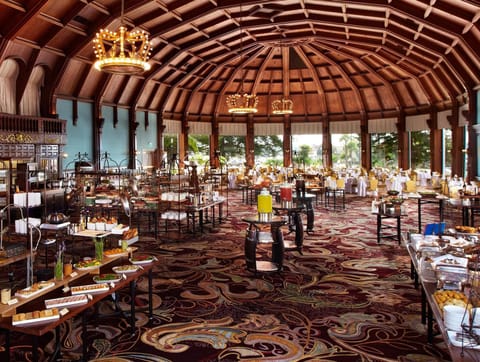 Beach Village at The Del, LXR Hotels & Resorts Hotel in Point Loma