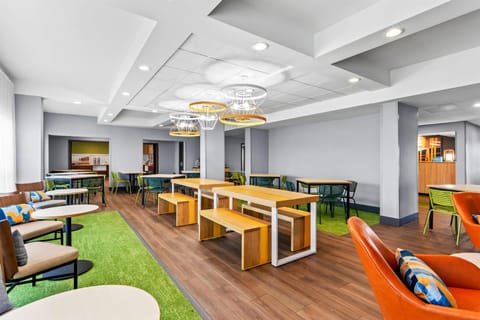 Spark by Hilton Bardstown Hotel in Bardstown