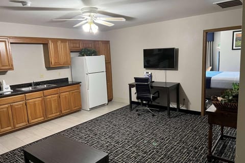 Days Inn by Wyndham Grove Hotel in Grove