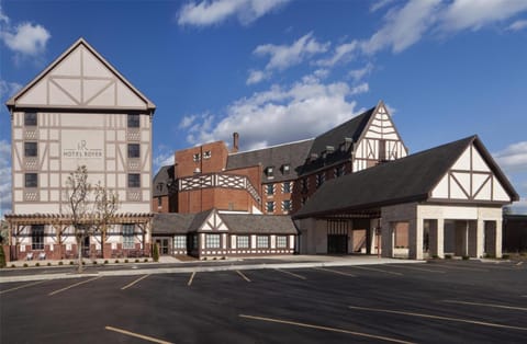 Hotel Royer Urbana Champaign, Tapestry Collection by Hilton Hotel in Urbana