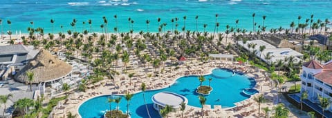 Swimming pool [outdoor]