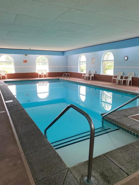 Super 8 By Wyndham New Hampton Hotel in Iowa