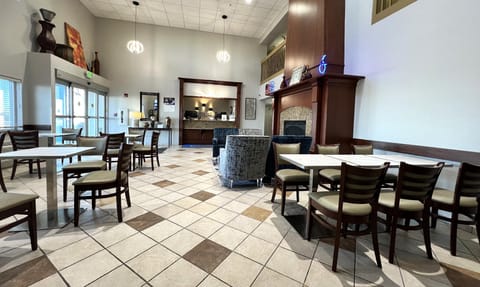 Baymont by Wyndham Litchfield Hotel in Illinois