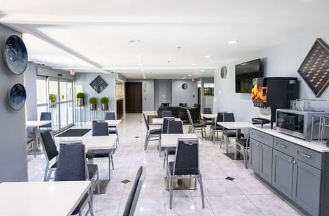 Baymont by Wyndham College Park Atlanta Airport South Hotel in College Park